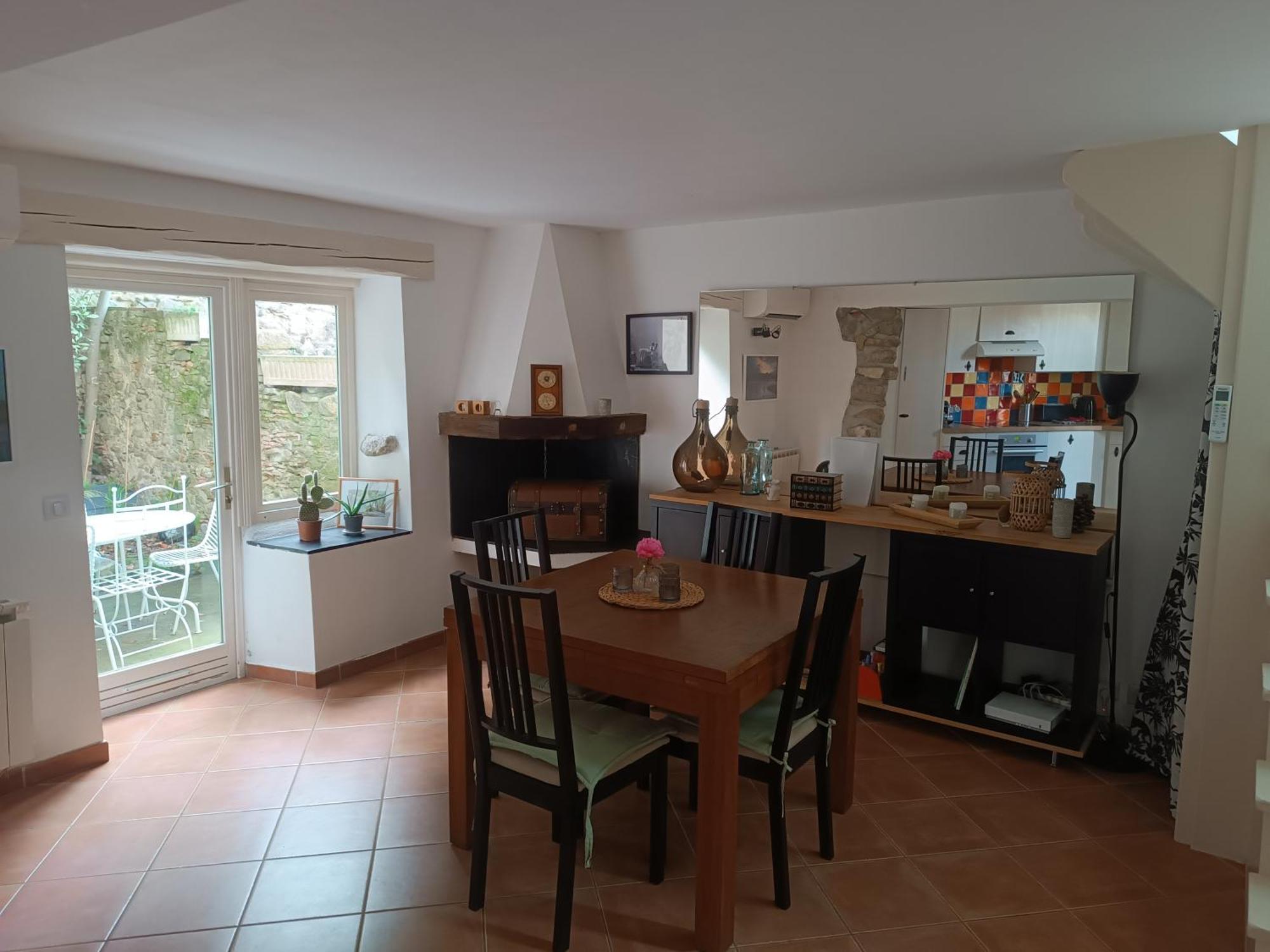 Les Chemins De La Cite Ou Holiday home *